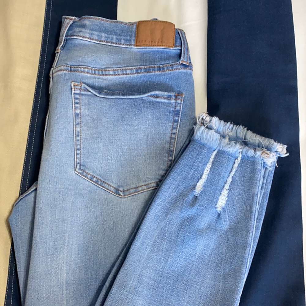 Distressed High Rise Jeggings - Picture 5 of 5
